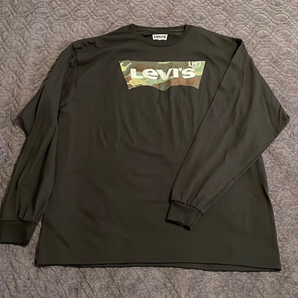 Men’s Long Sleeve Levi’s Tee Shirt
